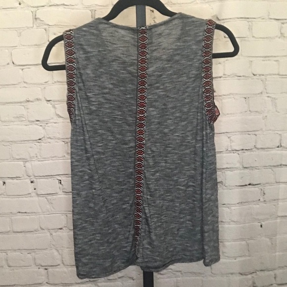 W5 Gray and Black Striped Tank Boho Trim - Picture 2 of 4